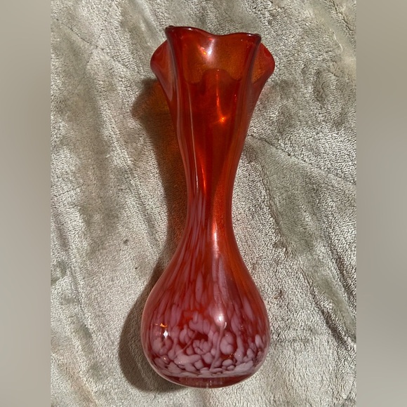 Elegant Red Glass Vase - Picture 2 of 5